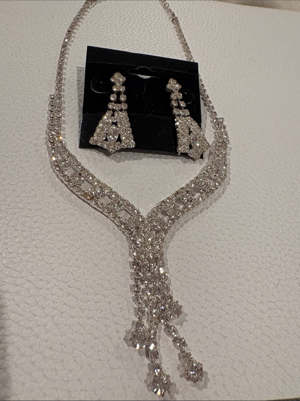 Gorgeous-
2 Piece
Adjustable Rhinestone Set, New, sparkling